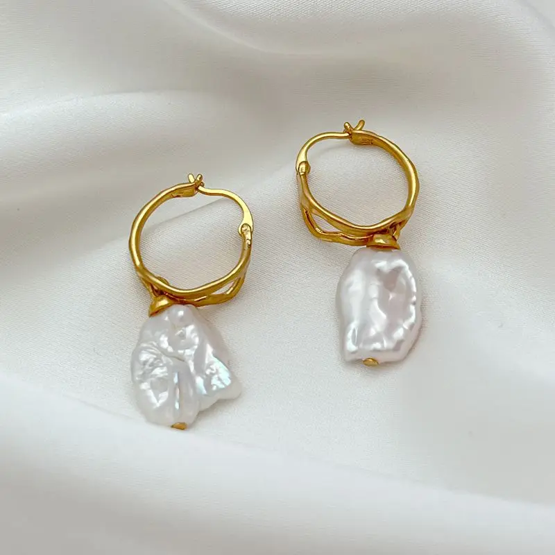 

New Baroque Irregular Freshwater Pearls Fashion Elegant Classic Style 18K Gold Plated Temperament Exquisite Earrings for Women