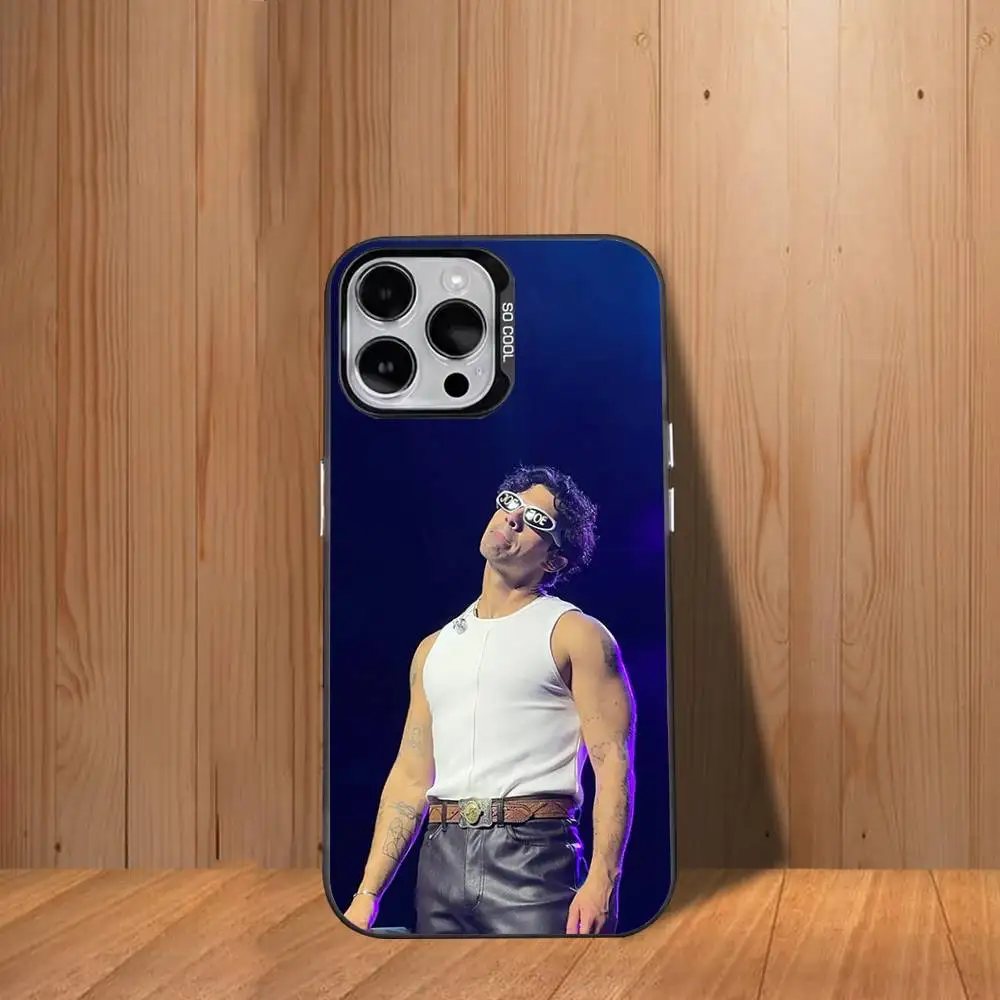 歌手ジョー・J-ジョナス-ES iPhoneケース iPhone 17、16、15、14、13、12、11、Mini、Pro、SE、MAX対応 ホワイトマット耐衝撃カバー