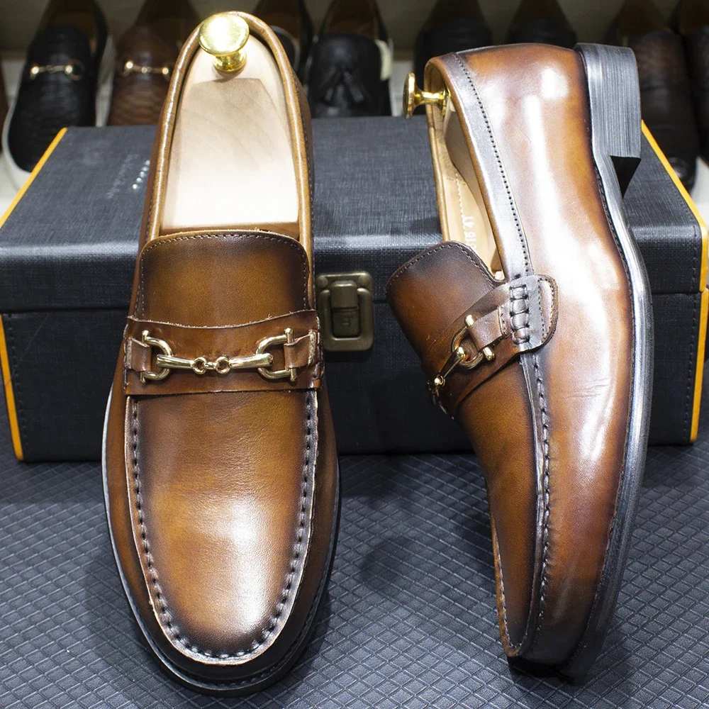 Mocassins masculinos clássicos com corrente de metal, estilo italiano, couro genuíno, sapatos sociais para negócios casuais, casamento, ocasiões forma