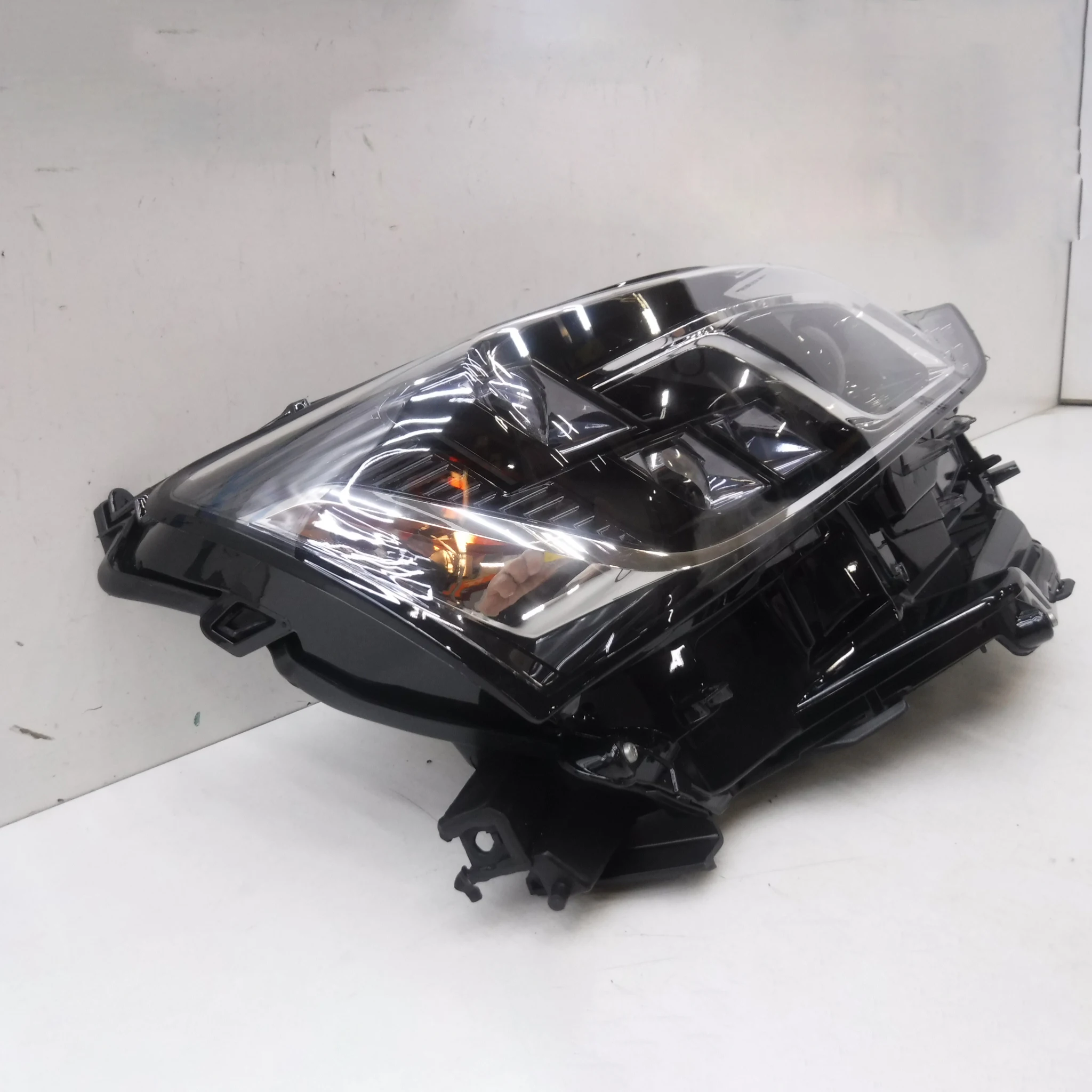 مناسبة للمصابيح الأمامية 2016-2022 IS200 IS300 IS350