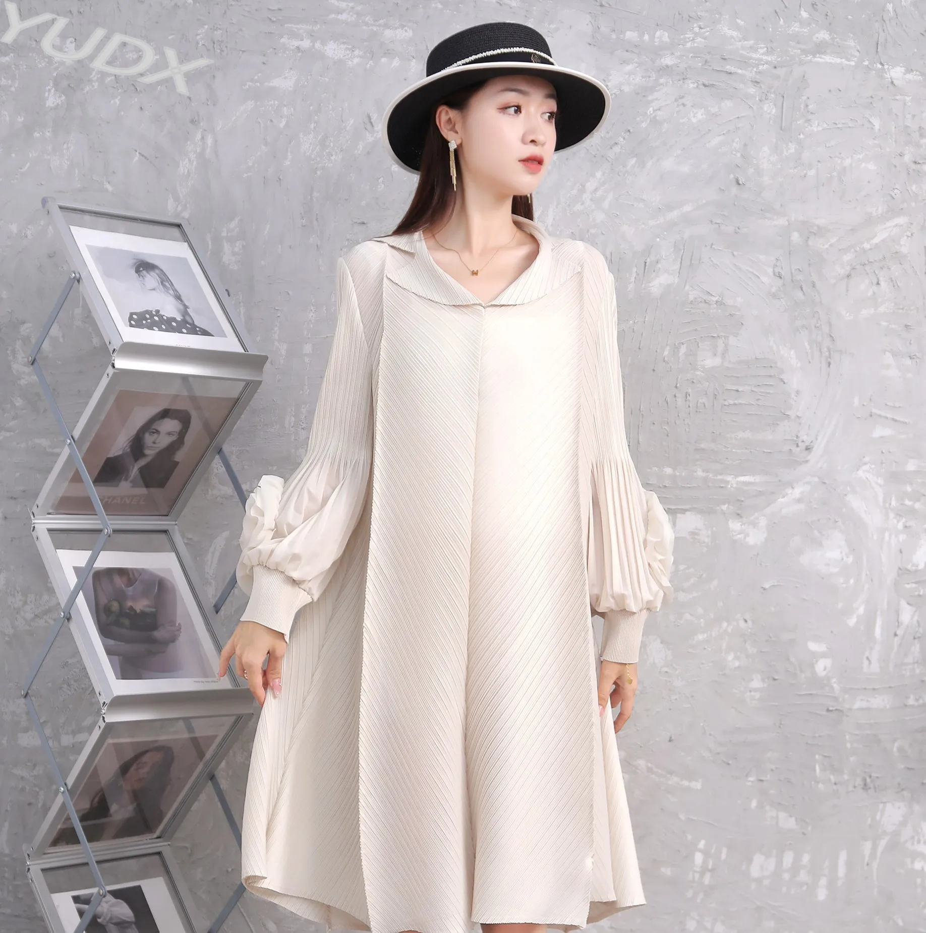 

YUDX High Quality 2023 Summer New Fashion Temperament Cuff Flower Wave Miyake Pleated V-neck Solid Color Women's Dresses