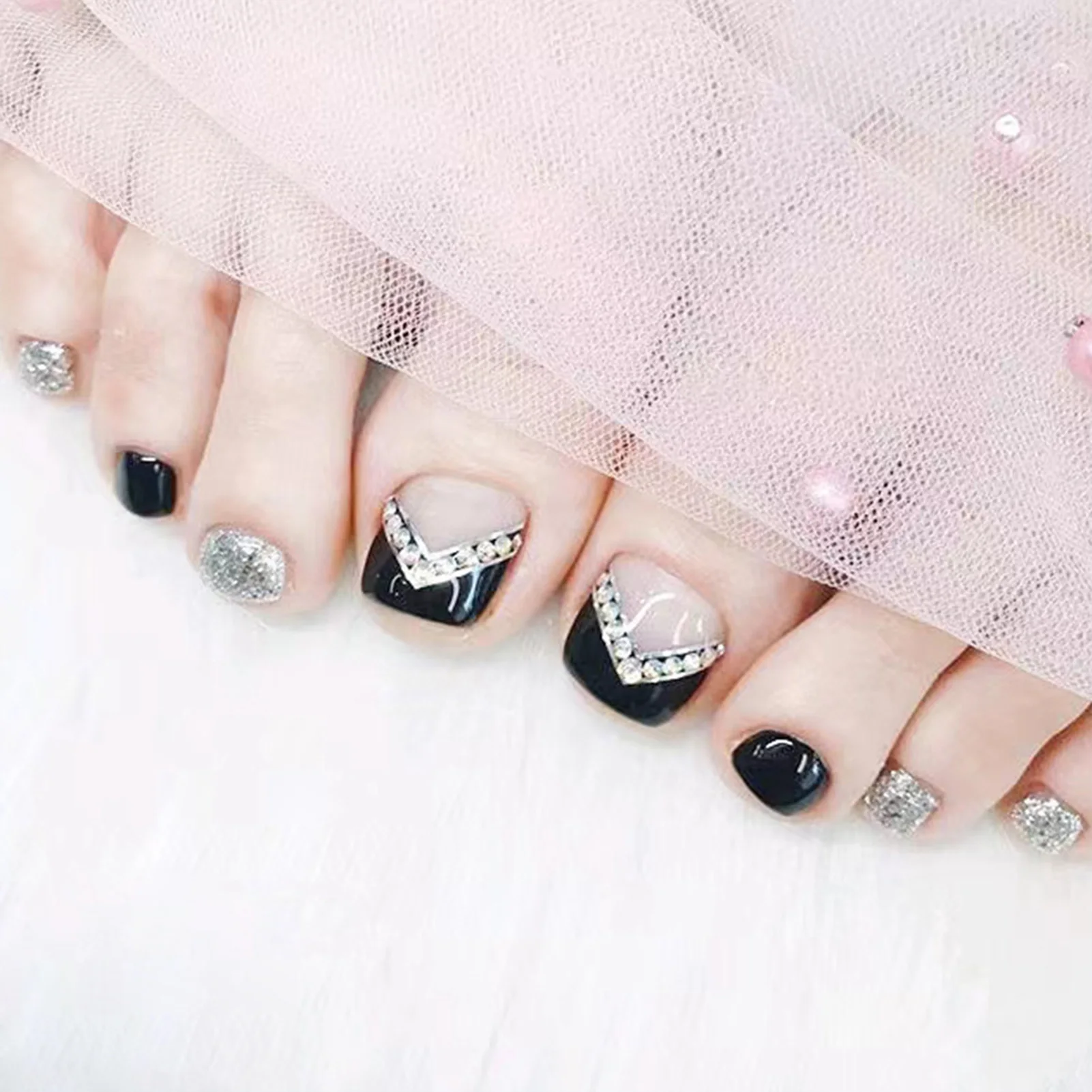 Diamond Embellished Black False Toenails Short False  Fantasy Press-on Nails for Nail Art Beginners Practice