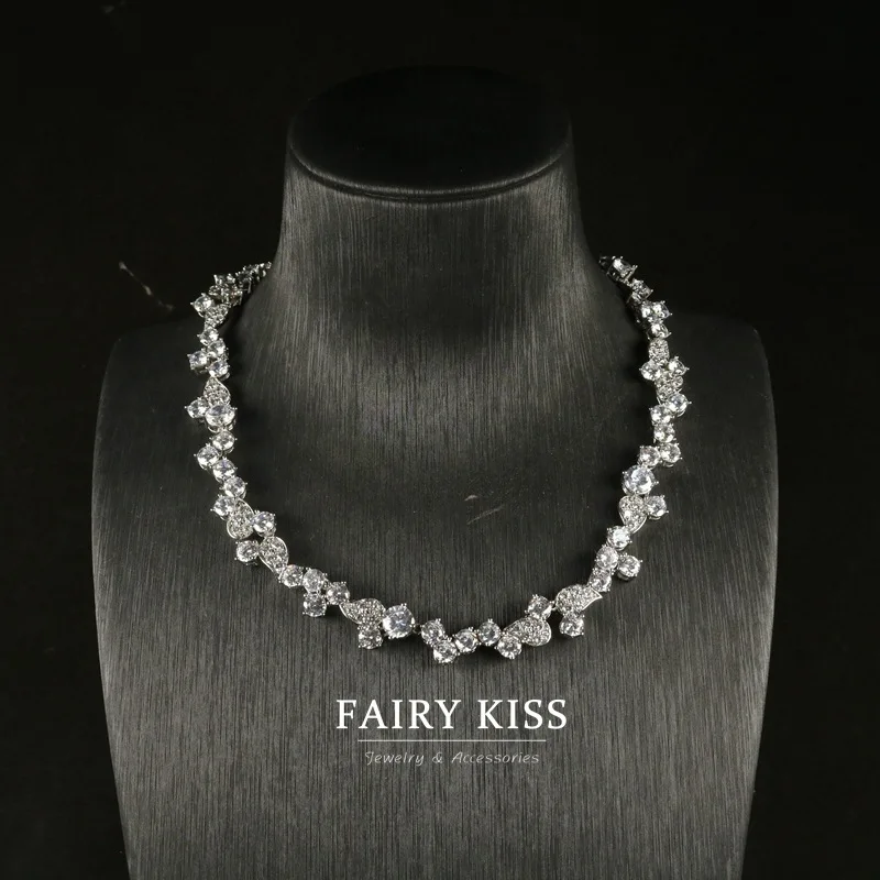 necklace copper prongs  zircon necklace Exquisite single-layer water drop design short jewelry.