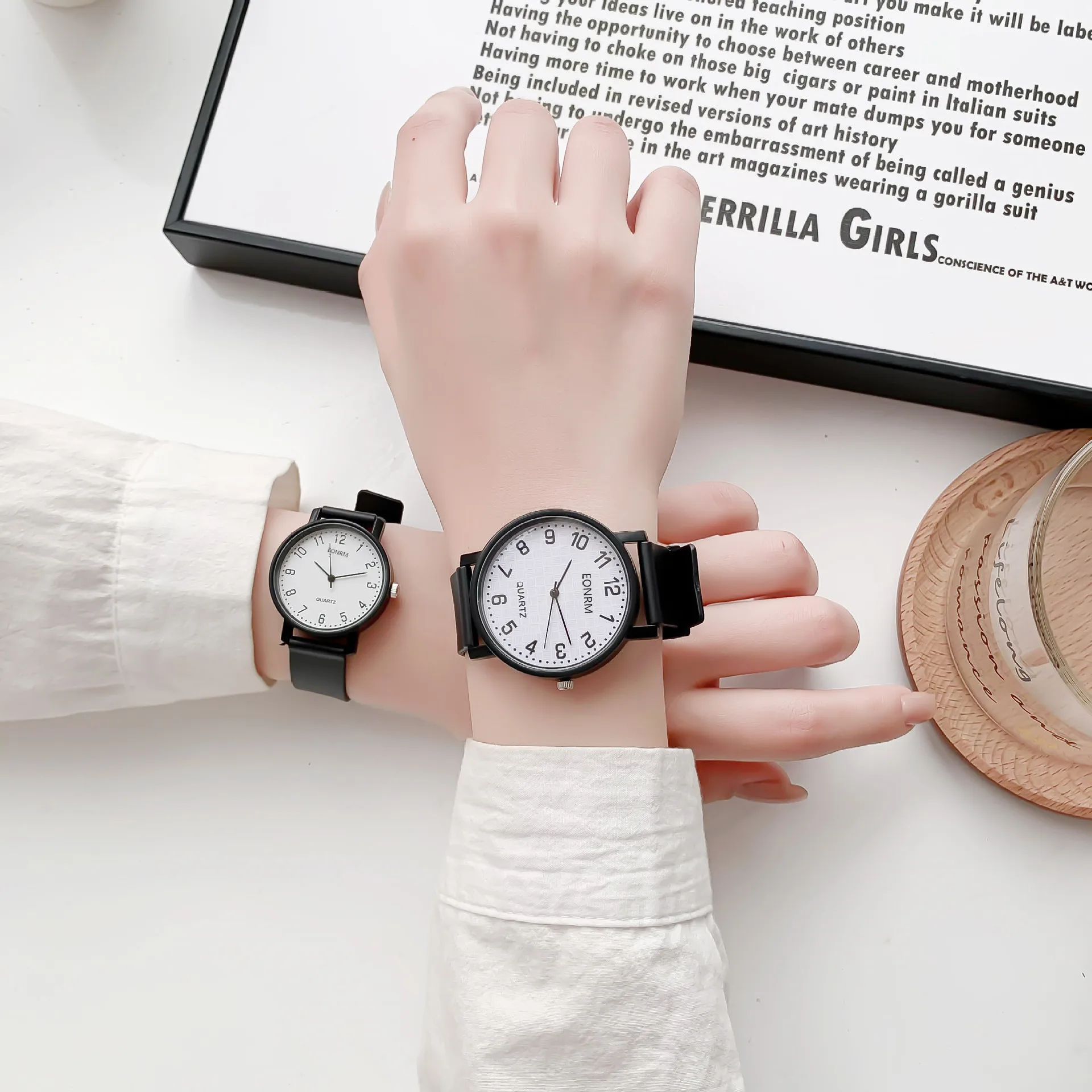 Fashion Women's Wristwatch Simple Black White Men Quartz Watch Silicone Strap Wristwatch Big Dial Woman Minimalist Lovers Watch