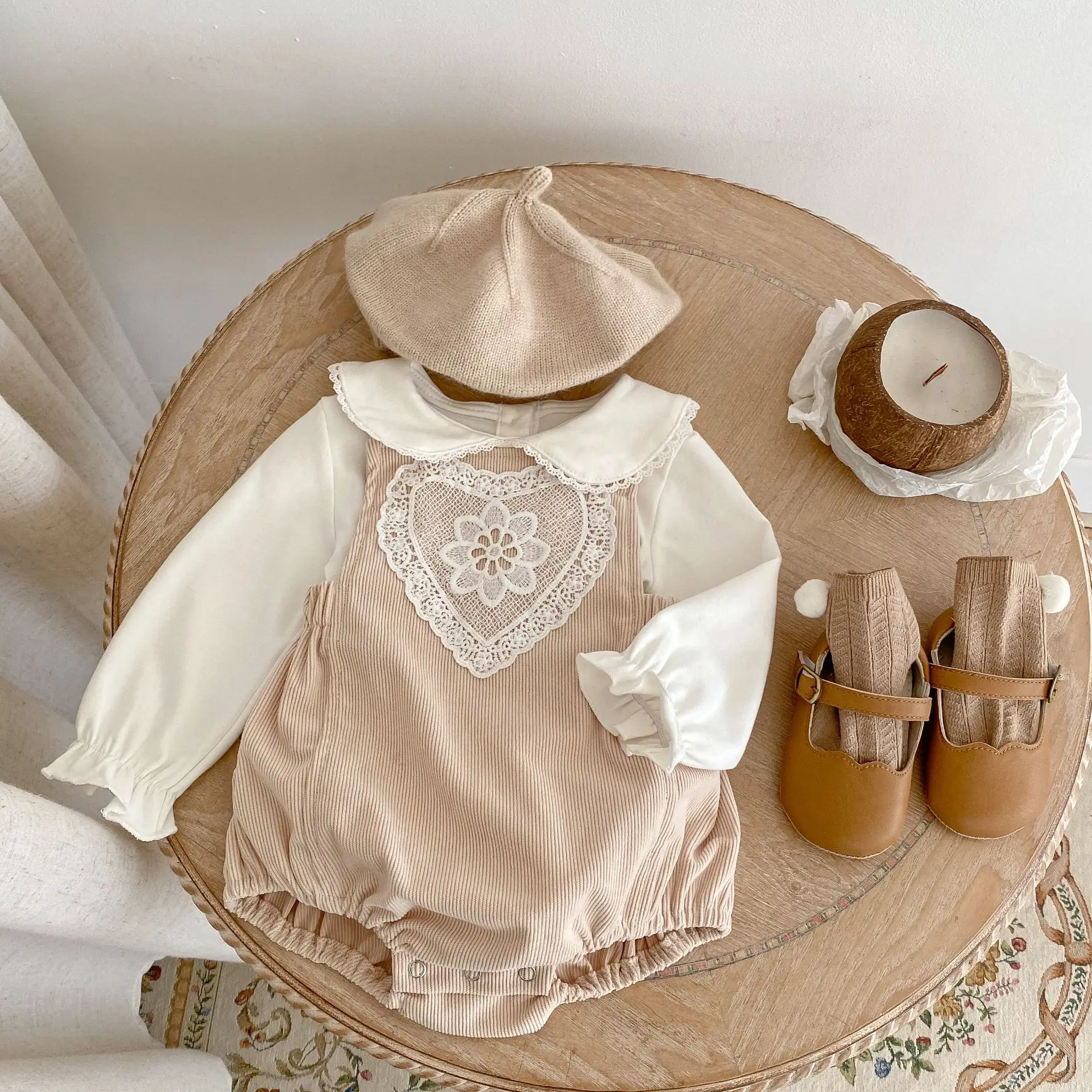 Instagram Spring and Autumn Clothing Infant and Toddler Girl Baby Doll Neck Bottom Shirt+Lace Love Backband Pants 2-piece Set