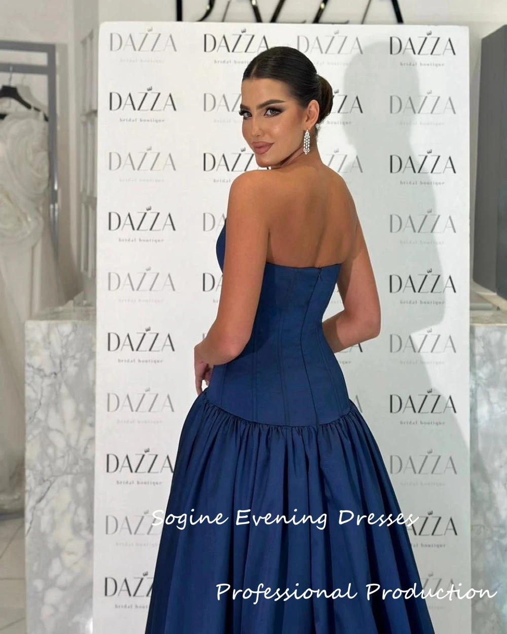 Abiti da ballo senza spalline blu navy 2025 Abiti da sera da cocktail pieghettati a trapezio senza maniche Abiti lunghi da sera formali al pavimento