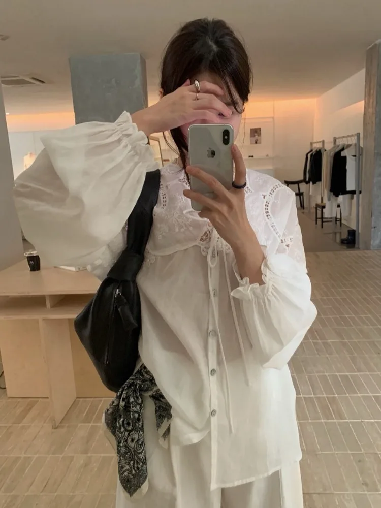 Elegant Chic Women's Long Sleeve Lace Hollow Carving Design Blouse Fashionable Floral Pattern Patchwork French Style Cotton S...