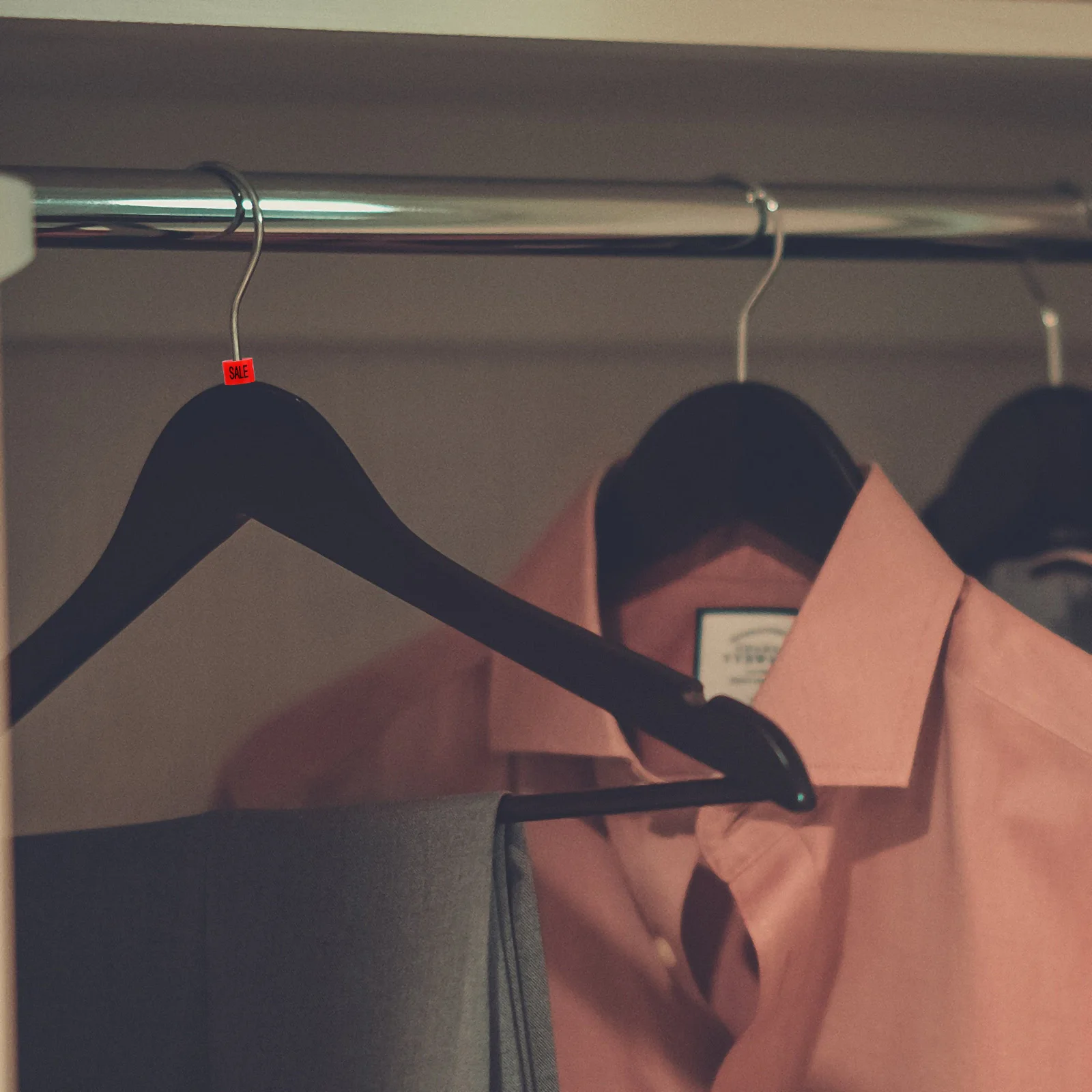 

100Pcs Size Circle Plastic Sale Markers Bright Red Clothes Hanger Tags Color Coding Garment Markers Tags