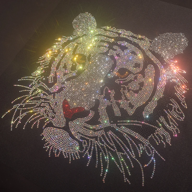 High-Quality Diamond Iron-On Patches - White Tiger Head Pattern for T-Shirts, Denim Apparel, and Fashion Accessories