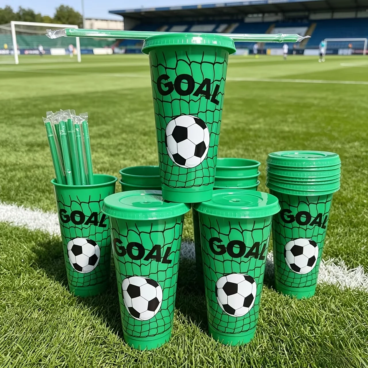 

10Pcs Football Pattern Plastic Cups, Soccer Themed Cups with Lid & Straw, 26oz Leakproof Cold Drink Coffee Party Cups