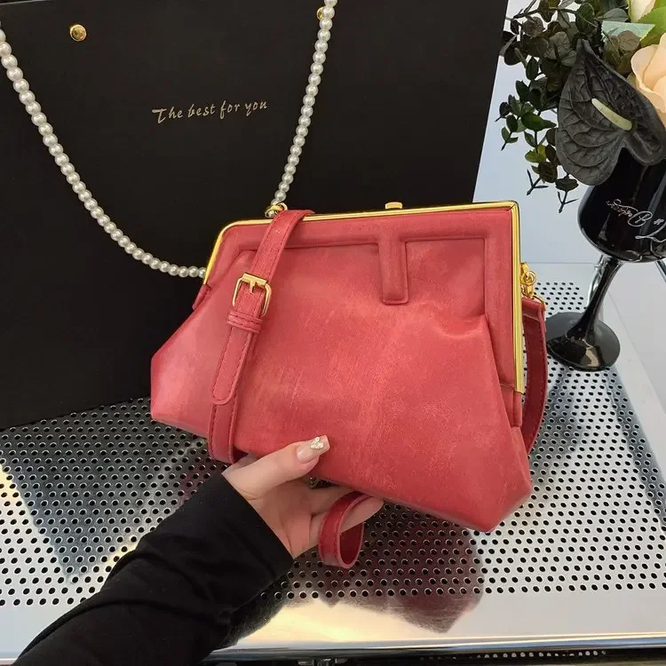 

Unique Fashionable Leather Diaper Bag For Women Elegant Minimalist Designer Vintage Large Capacity Stylish Crossbody Bag