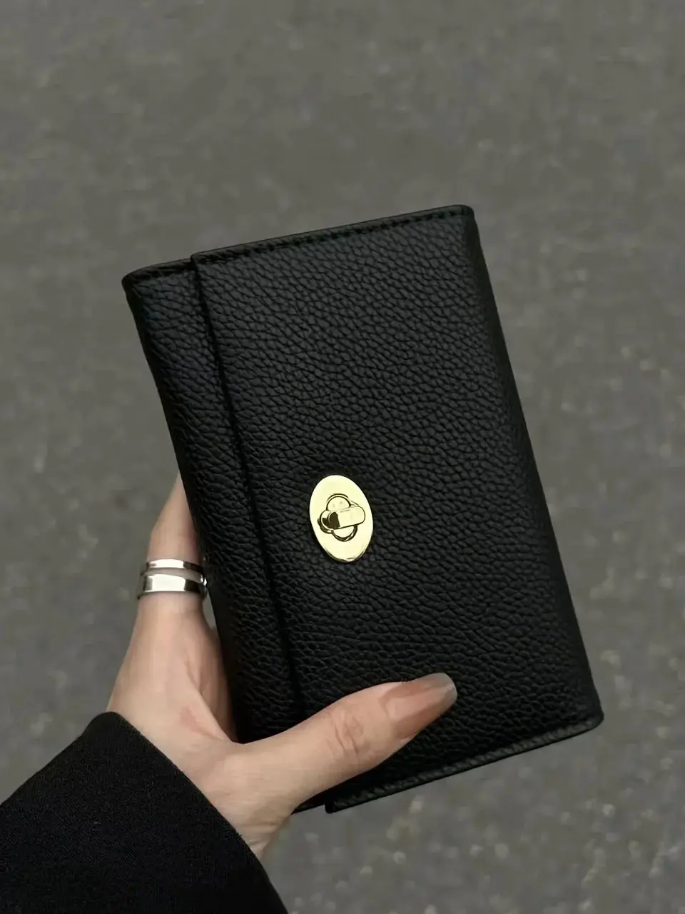 Exquisite schwarze Damen-Geldbörse – coole und stilvolle, kompakte Kartenhalter-Geldbörse mit mehreren Kartenfächern und kurzem Design – Detail 1