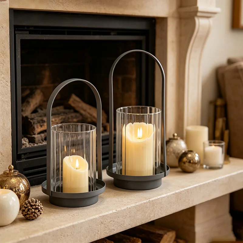 Retro Metal Hand-held Atmosphere Romantic Candlelight Dinner Candle Holder Windproof Glass Candlestick Wedding Home Decoration