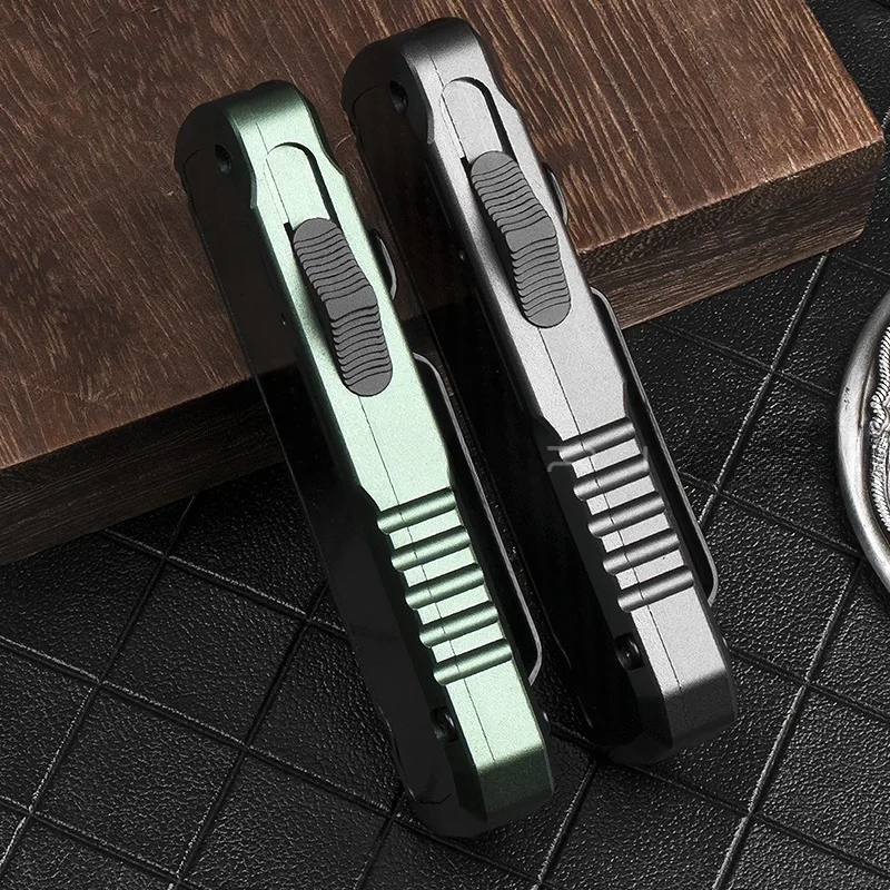 Multi-functional knife, CNC process, carbon fiber aviation aluminum material, office paper knife. Includes 5 blades.