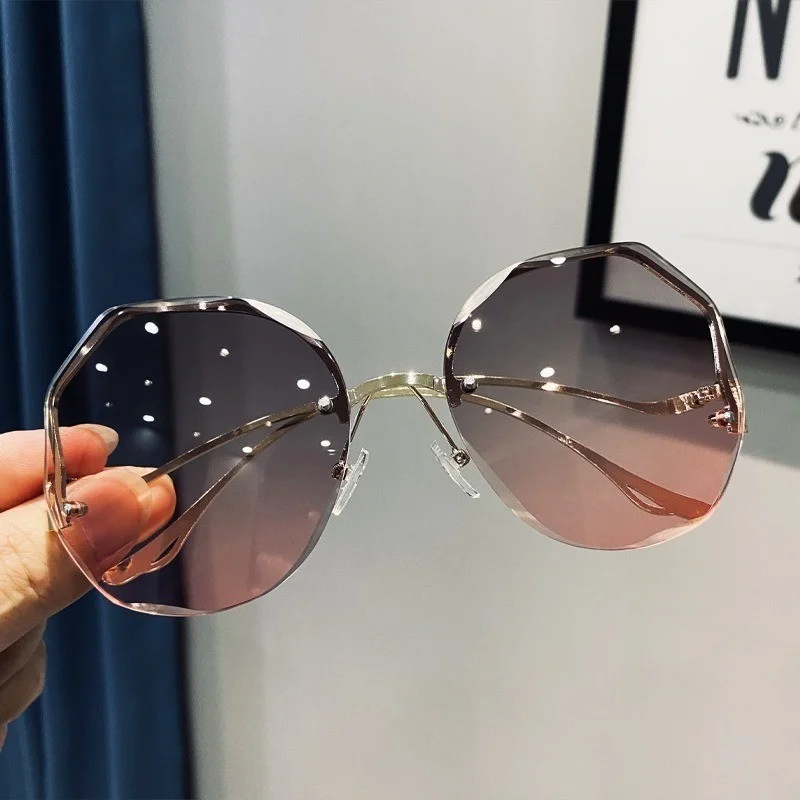 Modische Sonnenbrille Metall UV400 Retro Damen-Design Übergroße Runde Sonnenbrille