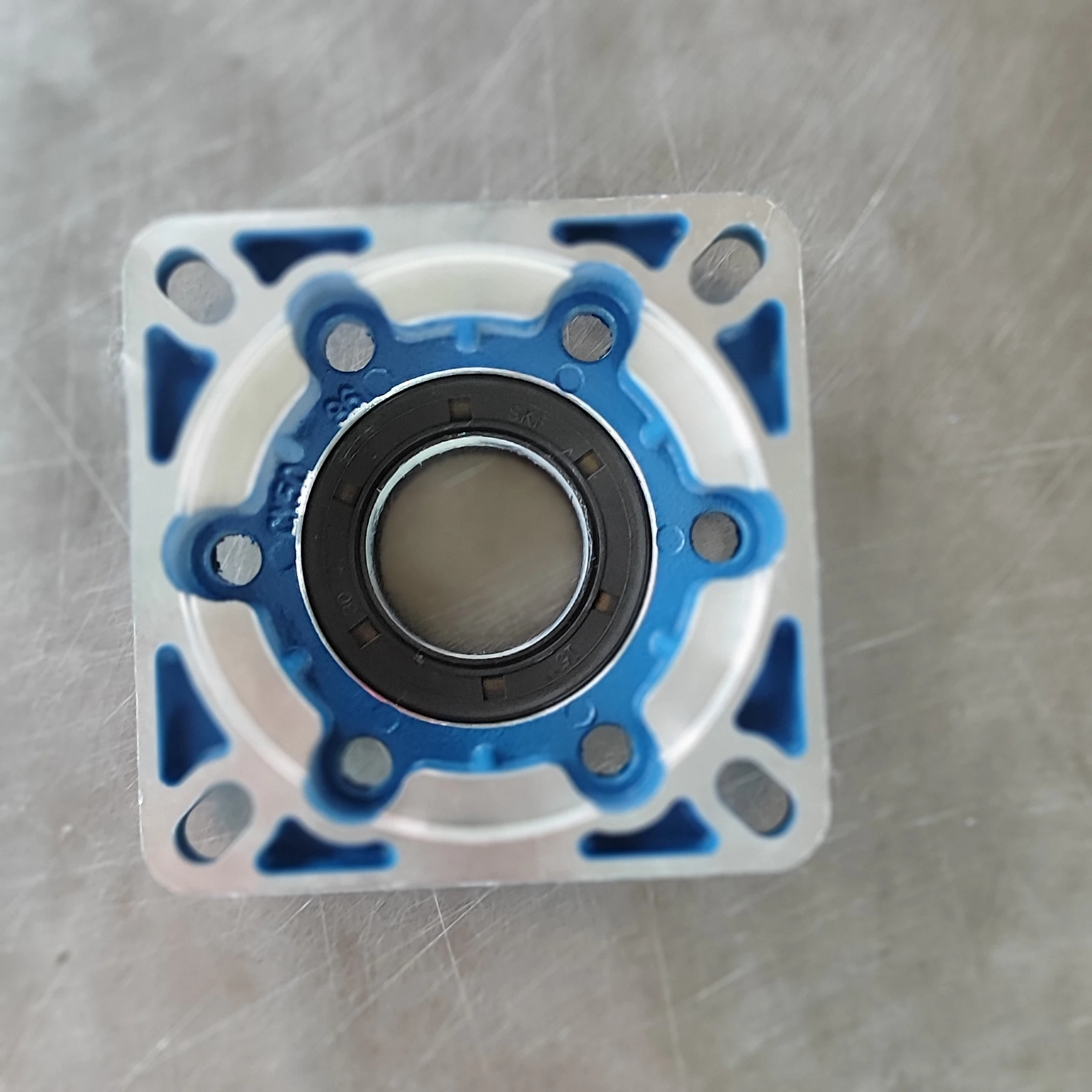 Input  Square flange for NMRV050/VF050/RW050 adapter flange 85mm for servo motor