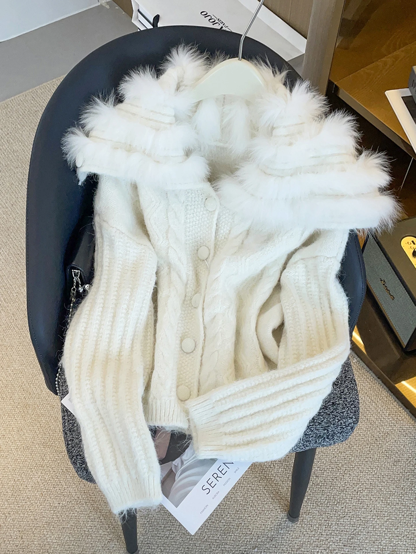 

High-End Women's Knitted Cardigan Coat with Ostrich Feather Collar And Small Fraance Sle South Oil Premium Autumn Winter