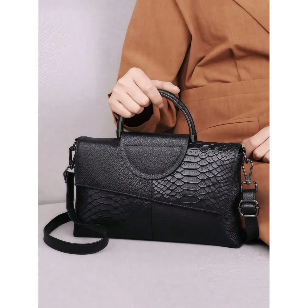

Spring Summer European American Style Versatile Womens Bag, Random Pattern Cutting, Single PU Crocodile Texture Handbag, Can Be