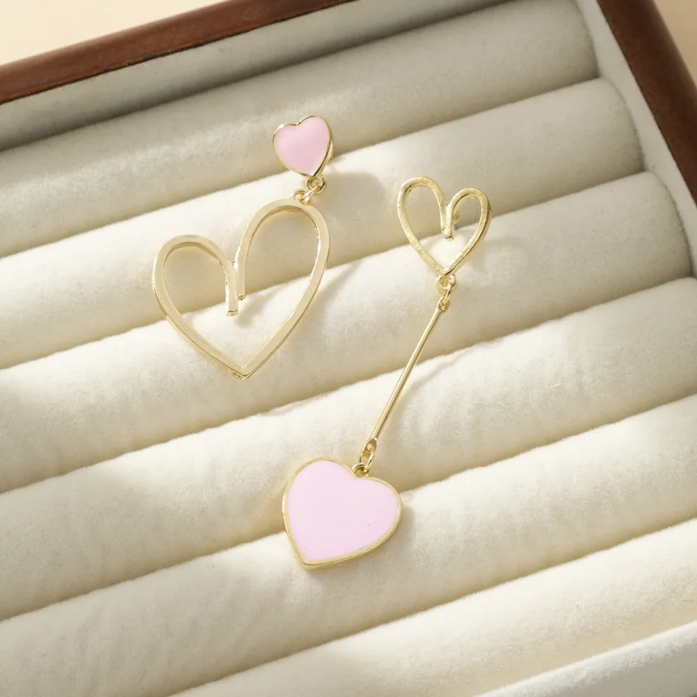 Fashion Light Luxury Hollow Love Pendant Earrings For Women Personalized Women\'s Asymmetrical Hollow Heart Earrings Jewelry