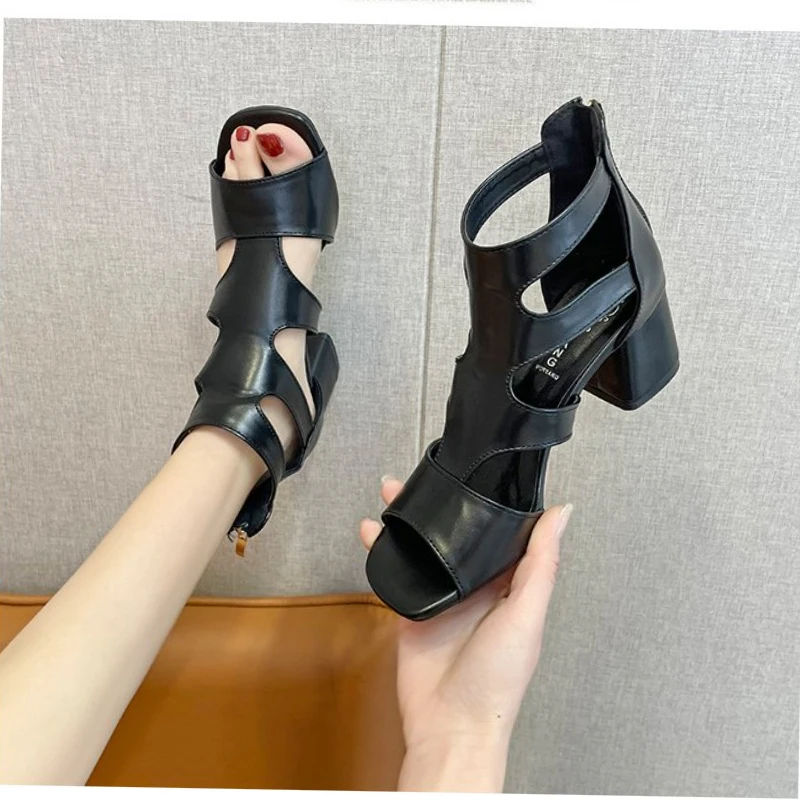 2024  Comfortable Fashion Shoes Women Sandals High Heels Summer Sweet Fashion Wedding Shoes White and Black Handmade