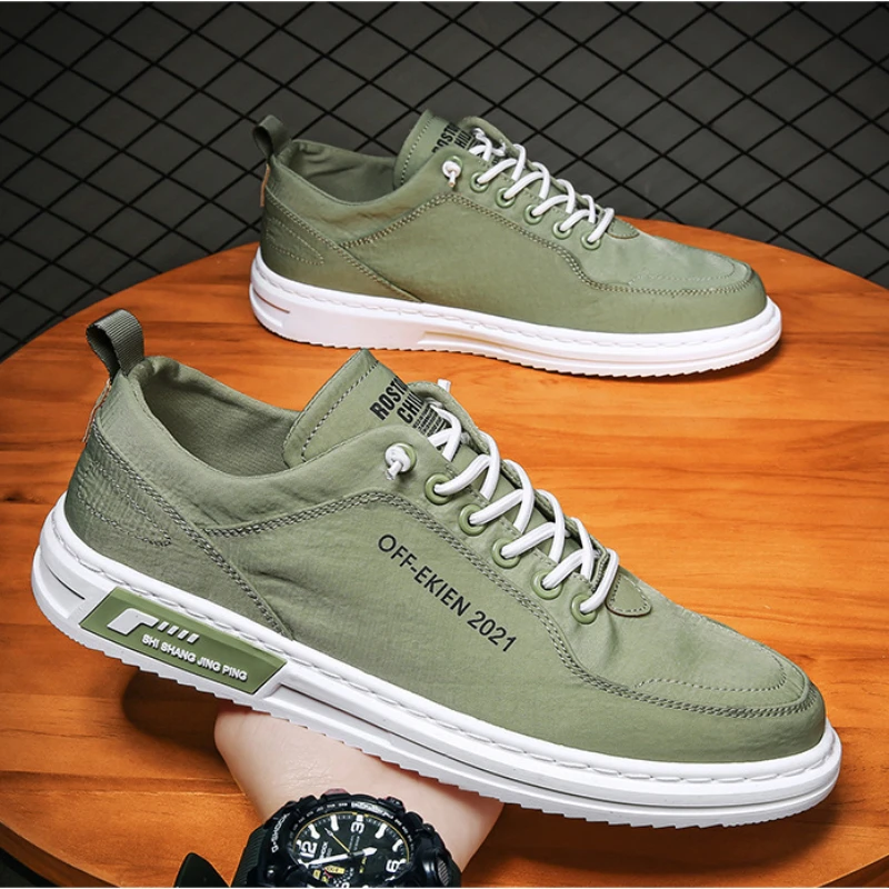 Ijs Zijde Canvas Schoenen Casual Mannen Sneakers Nieuwe Ademende Wandelschoenen Flats Slip Op Zacht Licht Man Gevulkaniseerd Schoen Skateboard