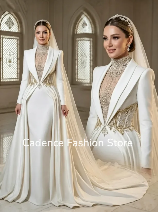 Luxuriöses arabisches muslimisches Brautkleid, weißes Hochzeitskleid mit hohem Kragen, Perlenstickerei, langen Ärmeln und Schleppe, individuell anpassbar.