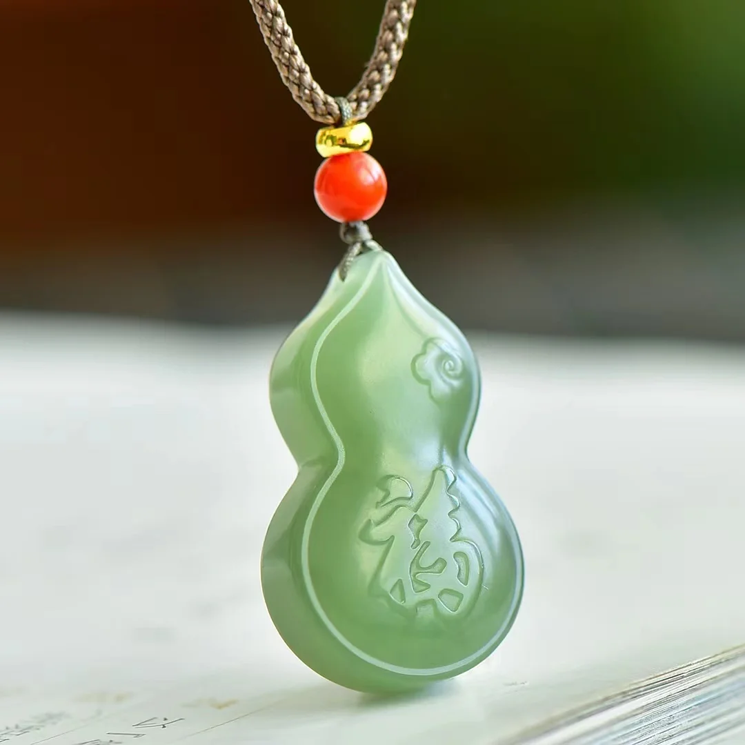 

Hetian Jade Qinghai Material Lake Green Exquisite Jewelry Gourd Pendant 1341#