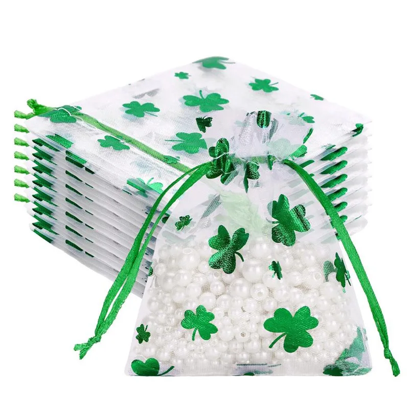 Sacs cadeaux en Organza imprimé trèfle à trois feuilles, pochettes cadeaux vertes à cordon pour emballage de bonbons et de bijoux pour fête de mariage, 25/50/100 pièces