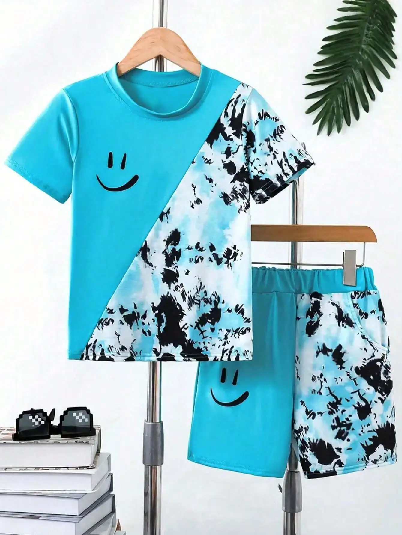Children's Smiley Face Printed Color Block Top And Shorts Set Casual round Neck Short Sleeve Elastic Waist Outfit for Kids