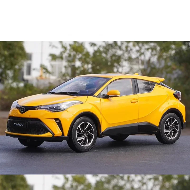 

Литая в масштабе 1:18 Модель автомобиля Toyota C-HR 2022 коллекция сувенирных украшений демонстрация автомобиля игрушки подарок показ украшение