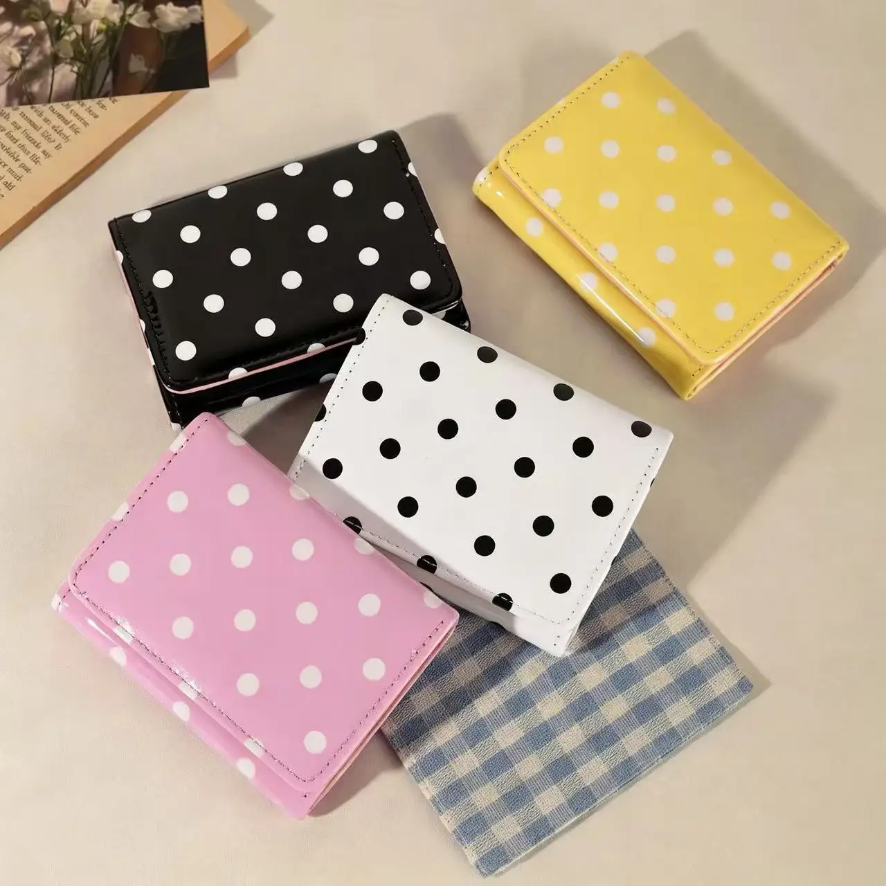 Japanische Polka-Dot-Geldbörse im Ins-Stil, kurze Geldbörse für Damen, hochwertiger süßer Kartenhalter, große Kapazität, Studenten-Münzbörse, Geschenk – Detail 1