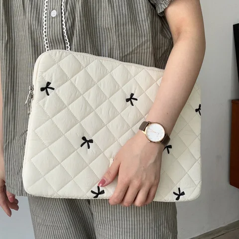 Puffig Laptopväska Broderad Rosettdesign Notebook-väska För Macbook ASUS HP 13-14,2 Tums Flicka Dator Surfplatta Väska 8 best sales puffigt laptopfodral - №5