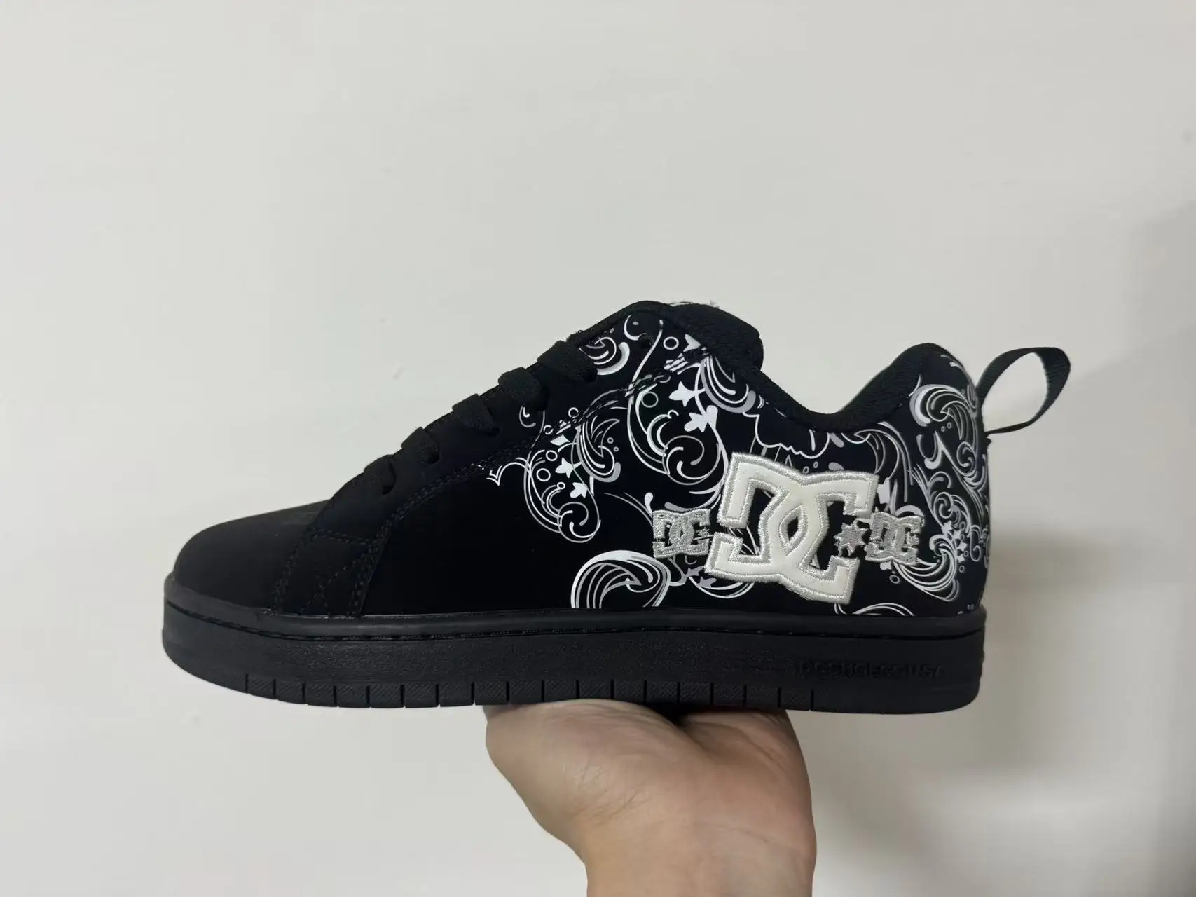 Women's 2026 New Summer Sport Casual Fashion Thick Bottom Couple American Style Skate Shoes Breathable Mesh Inner  roun...