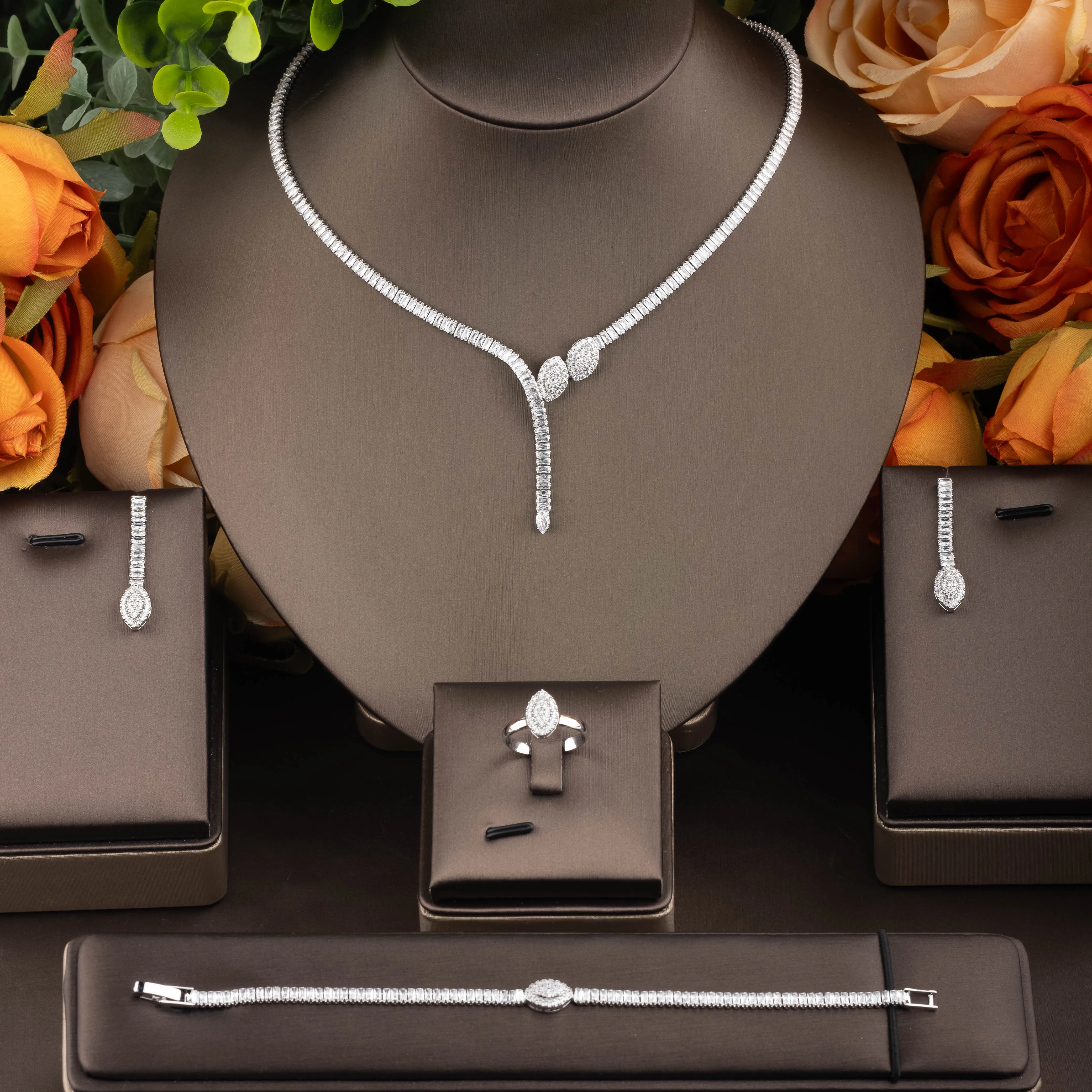 

1 Set of Simple Style Jewelry Set with High-Grade Cubic Zirconia Marquise Design, Suitable for Women to Wear at Weddings and Banquets. Gift Box Not Included
