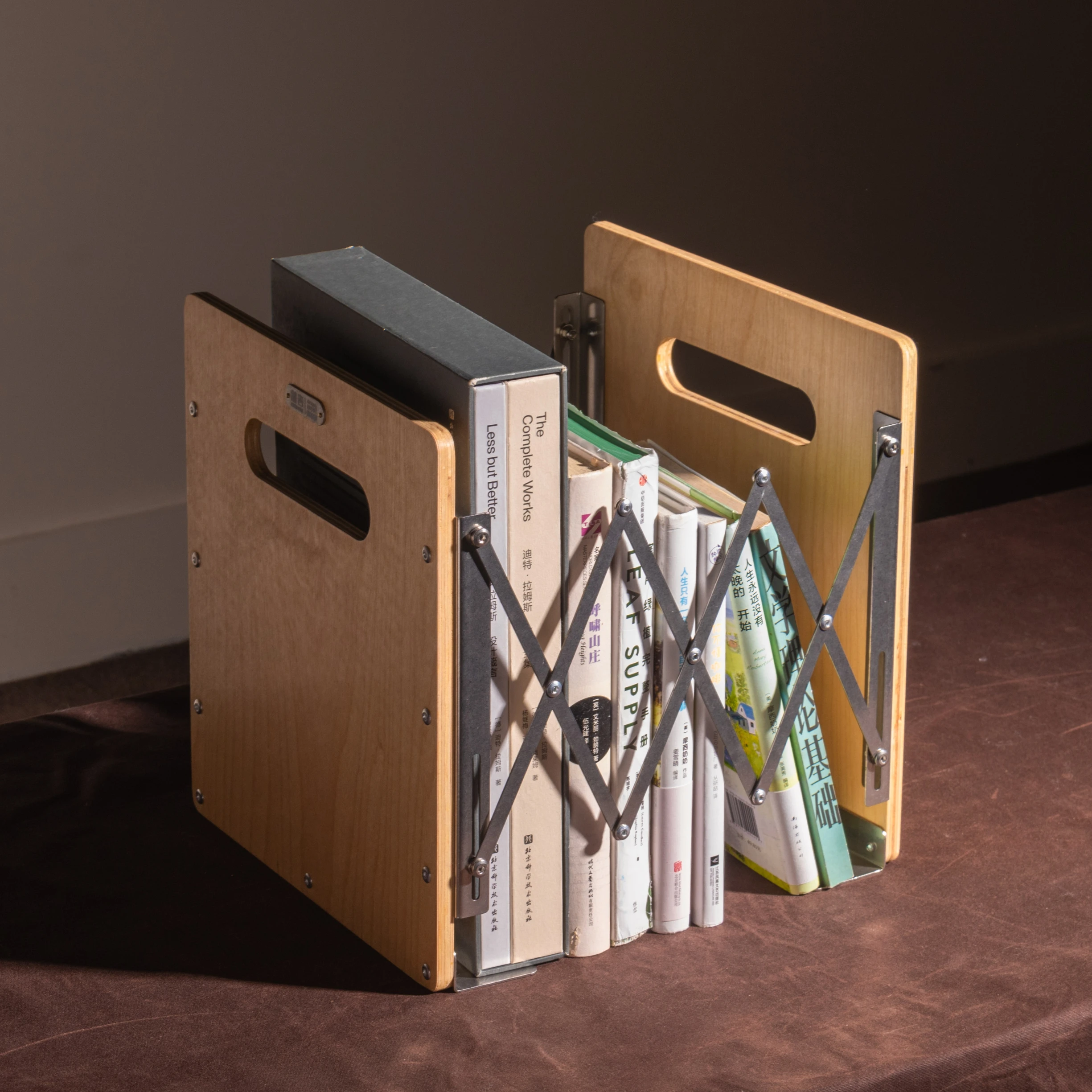 Wood and metal, high-value shelves, durable, universal minimalist, suitable for home and commercial use