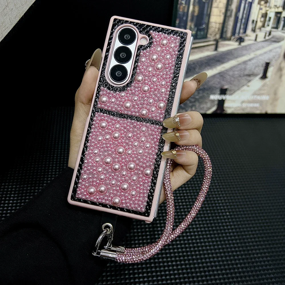 

Luxury Pearl Hard PC Phone Case For Samsung Galaxy Z Flip 7 6 5 4 3 Anti-knock Protector Cover With Rhinestone Portable Bracelet