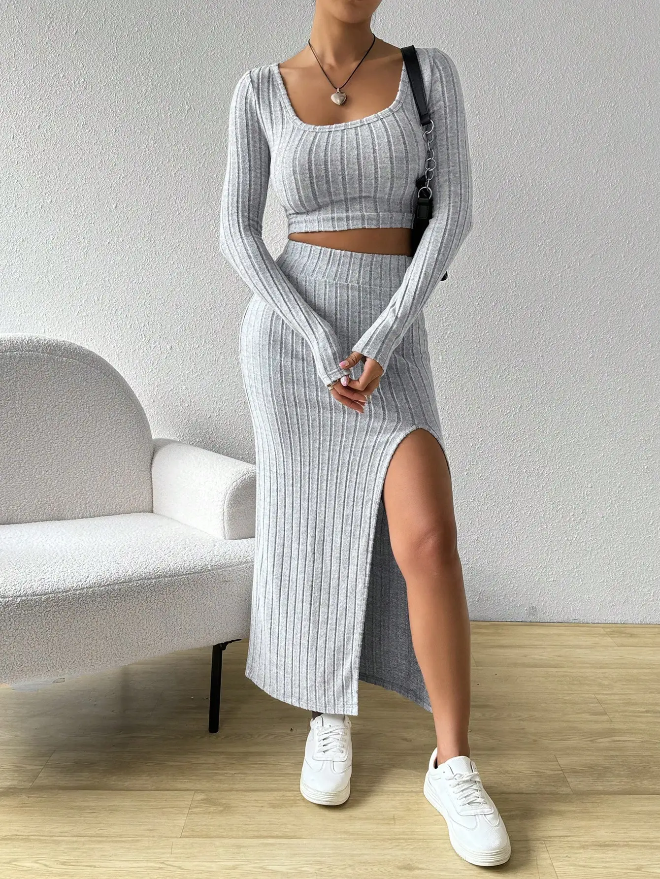 New fashionable solid-color autumn warm knee-length skirt set