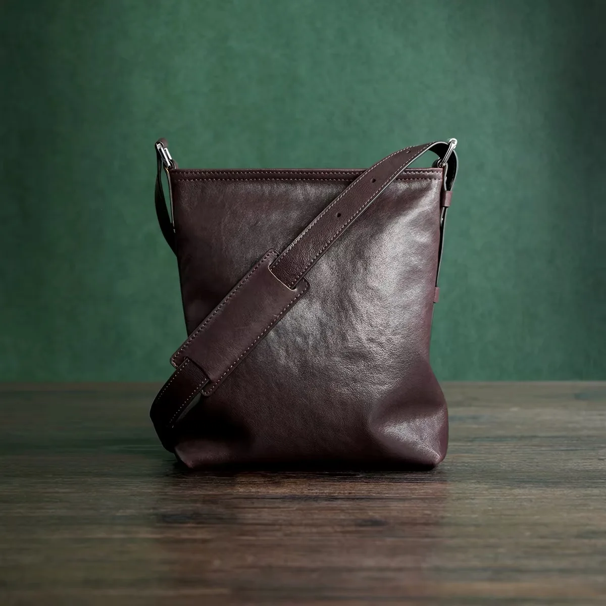 Handmade custom imported cowhide notebook handbag, classic original casual soft design.