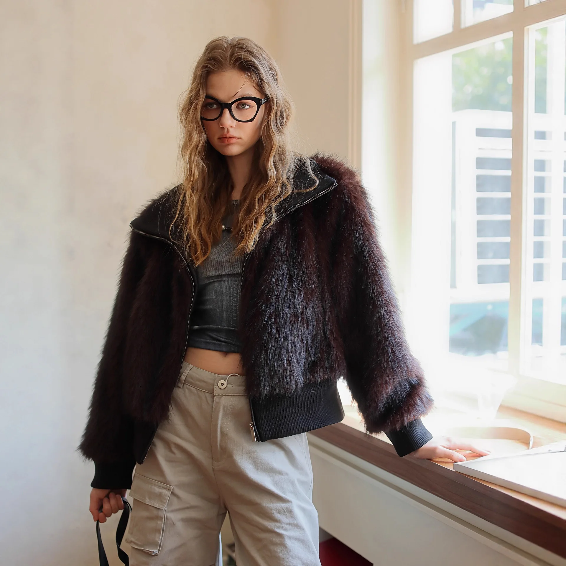 

2025 Women Winter Mink Fur Jacket Lapel Collar Solid Zipper Cropped Lady Imitation Fur Outwear Minimalist Female Eco Fur Coat