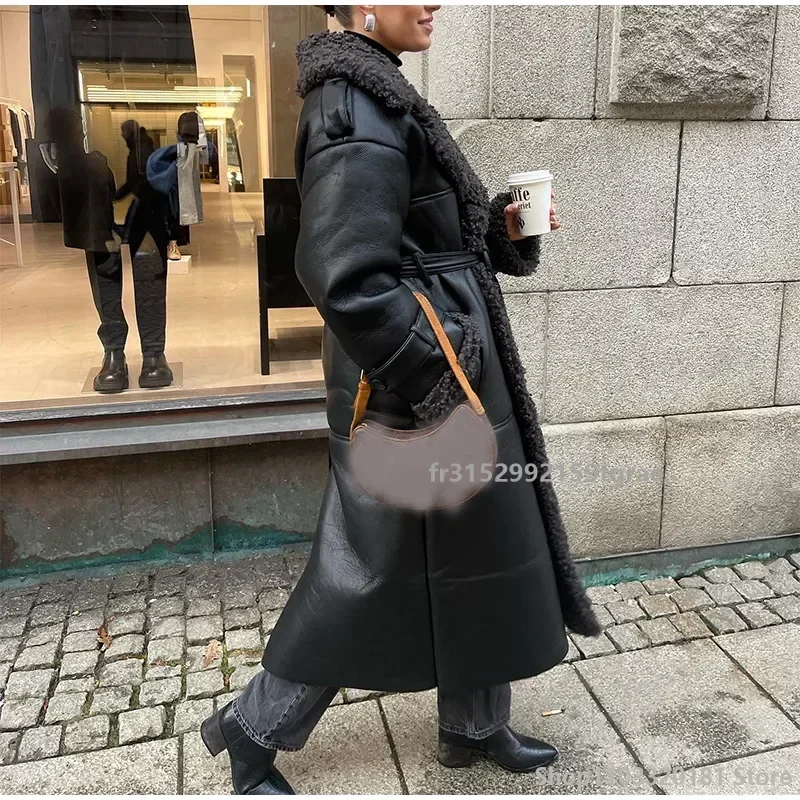 Frauen Luxus Langarm Pelz Spleißen Leder mäntel Mode Revers übergroße warme verdickte Jacke 2024 Dame kurz geschnittene Street Outwear