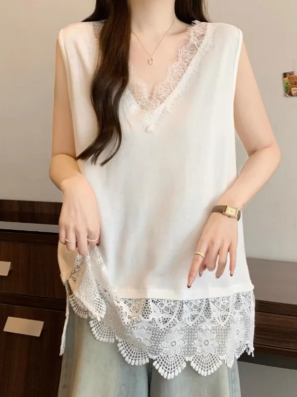 

Женский утягивающий топ больших размеров с кружевными вставками, для весеннего слоистого образа, создающий эффект скрытия, с ощущением высокого класса