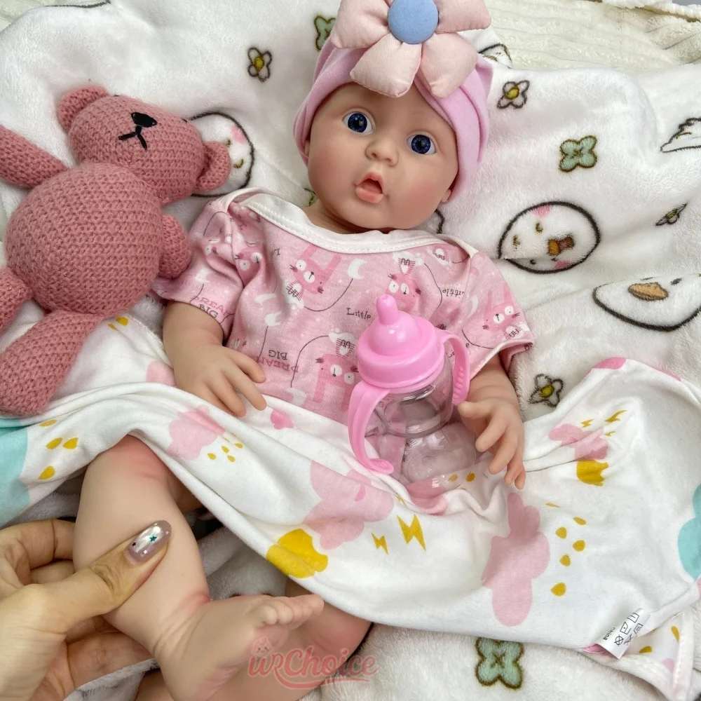 Lifelike Open Eyes Silicone Reborn Doll 42cm Full Soft Body Realistic Weighted Real-Feel Newborn Doll for Expectant Mother
