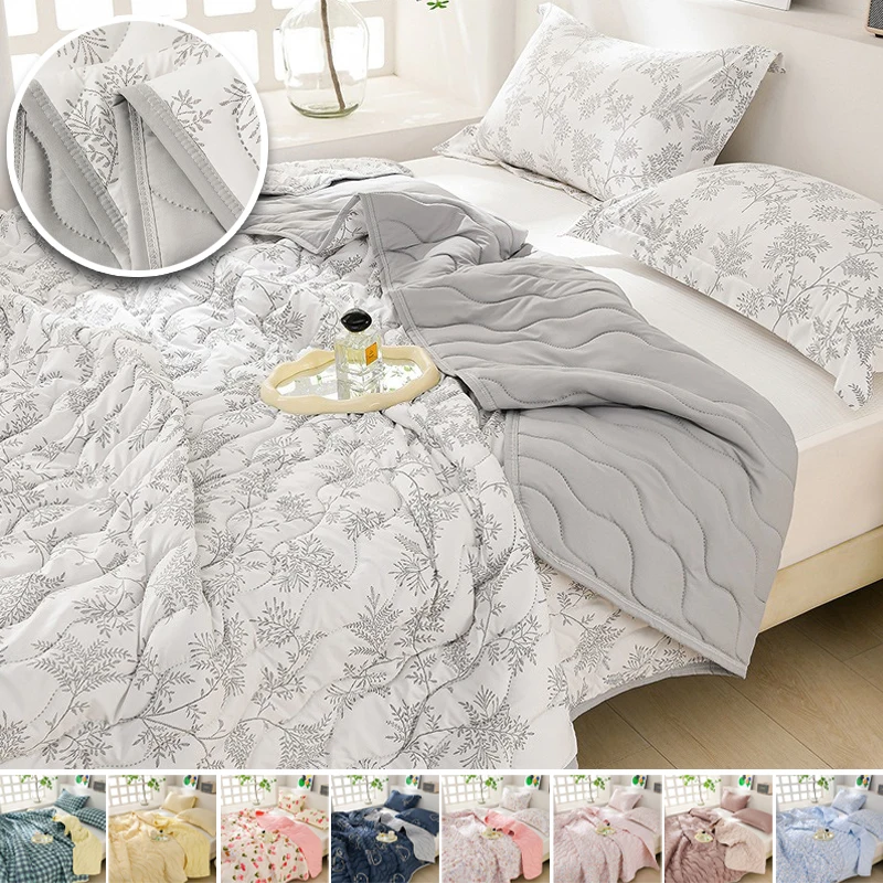 

Floral Summer Quilt Breathable Skin Friendly Air Conditioner Blanket Thin Washable Romantic Floral Print Comforter for Bedroom