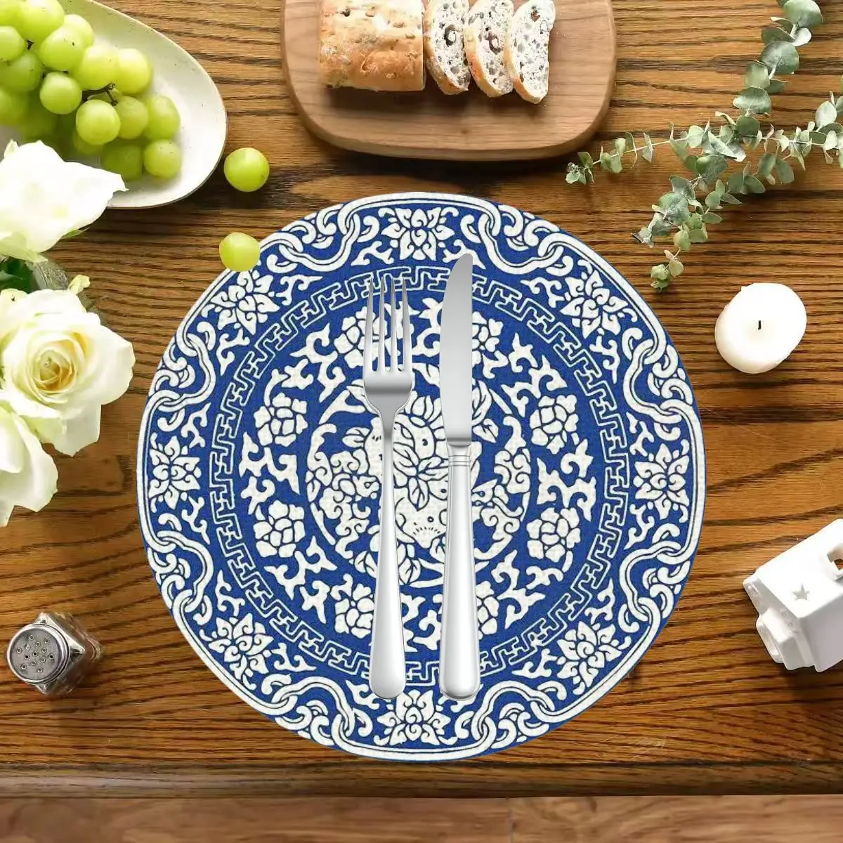 VIKAMA Round Blue White Chinese Traditional Floral Placemat, Heat Resistant Non-Slip Table Mat for Oriental Home Kitchen Decor