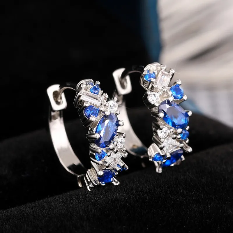 Huitan Chic Blaue CZ Creolen für Frauen Silber Farbe Exquisite Dame Ohr Kreis Ohrringe Mode Vielseitig Hochzeit Schmuck