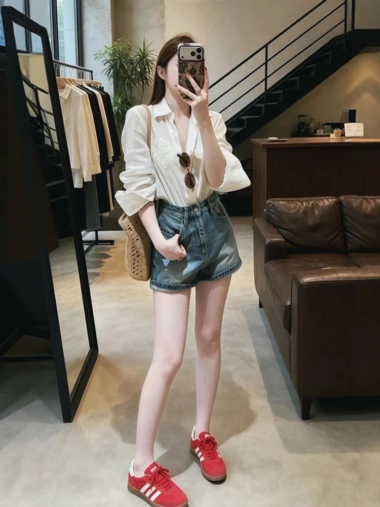 

Summer New Style Commuter Wind White Embroidered Shirt And Denim Shorts Set Women's Fashion Set High Waist Short Pants