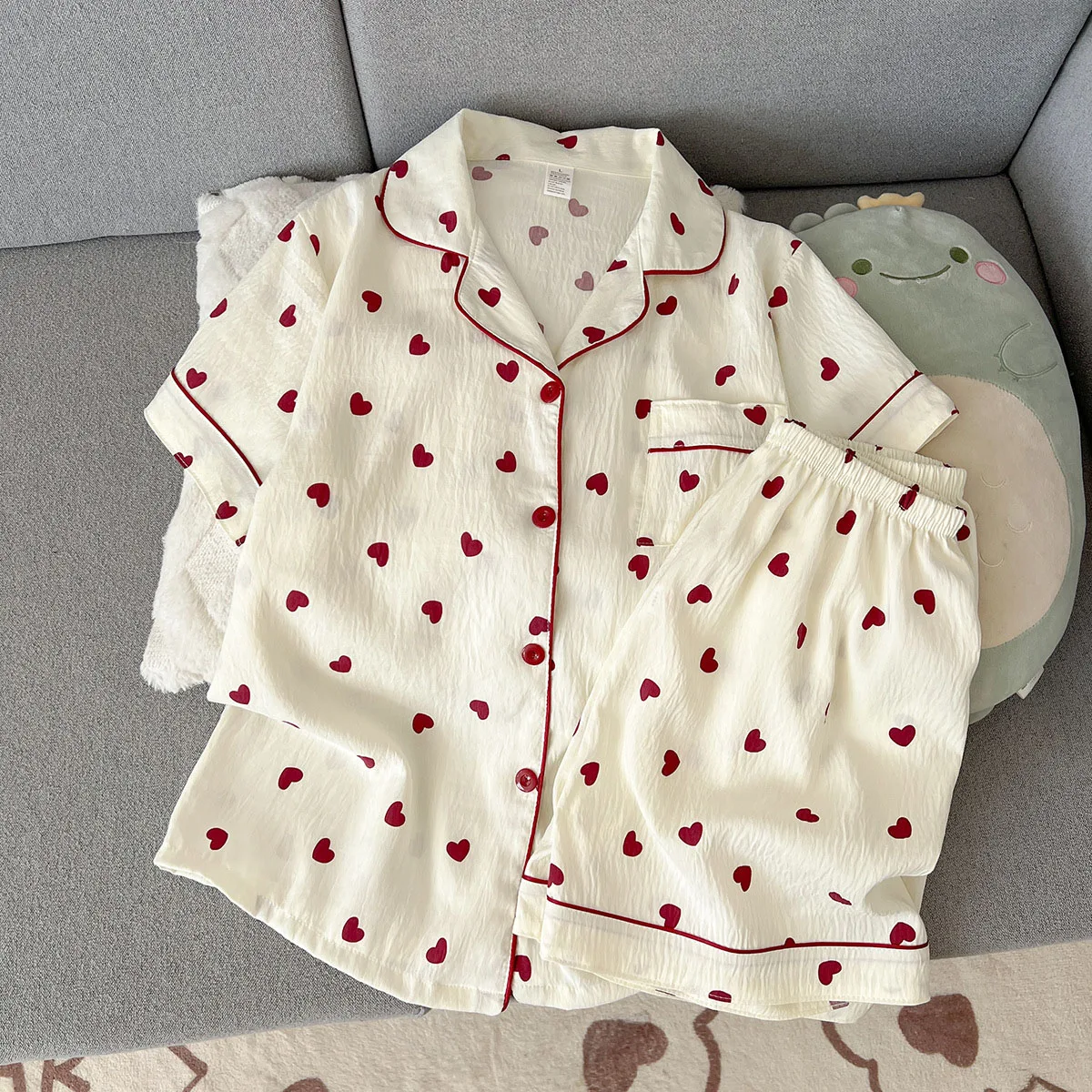 Women's Summer Thin Pajamas with Heart-Shaped Short Sleeves and Shorts, Sweet and Cute, Can Be Worn Outside in Summer, Two-Piece