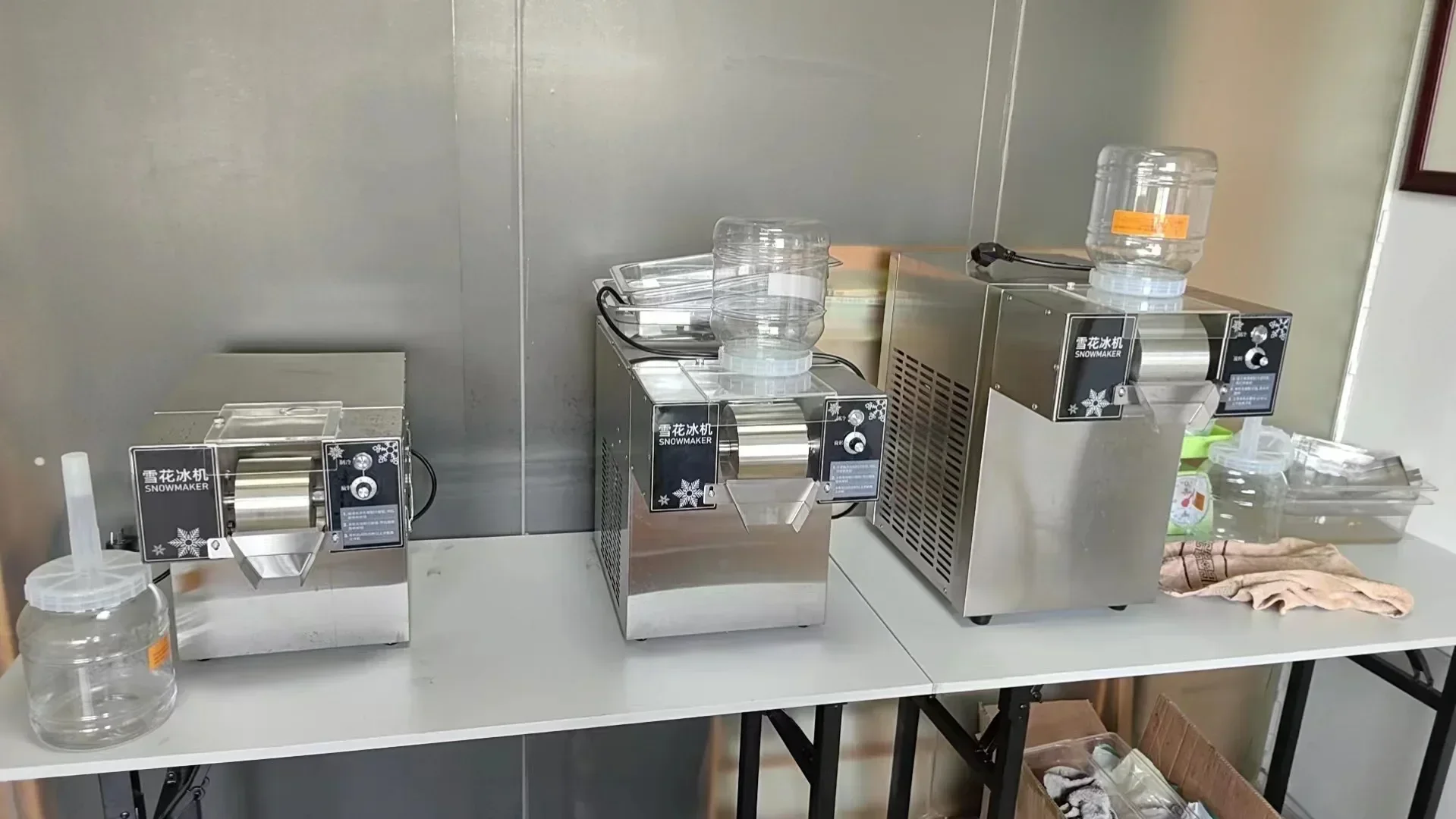 

Льдогенератор для снежного льда (слэш) 60 кг/24ч, непрерывного действия, 110В 360Вт, для десертных магазинов, недорогой и качественный