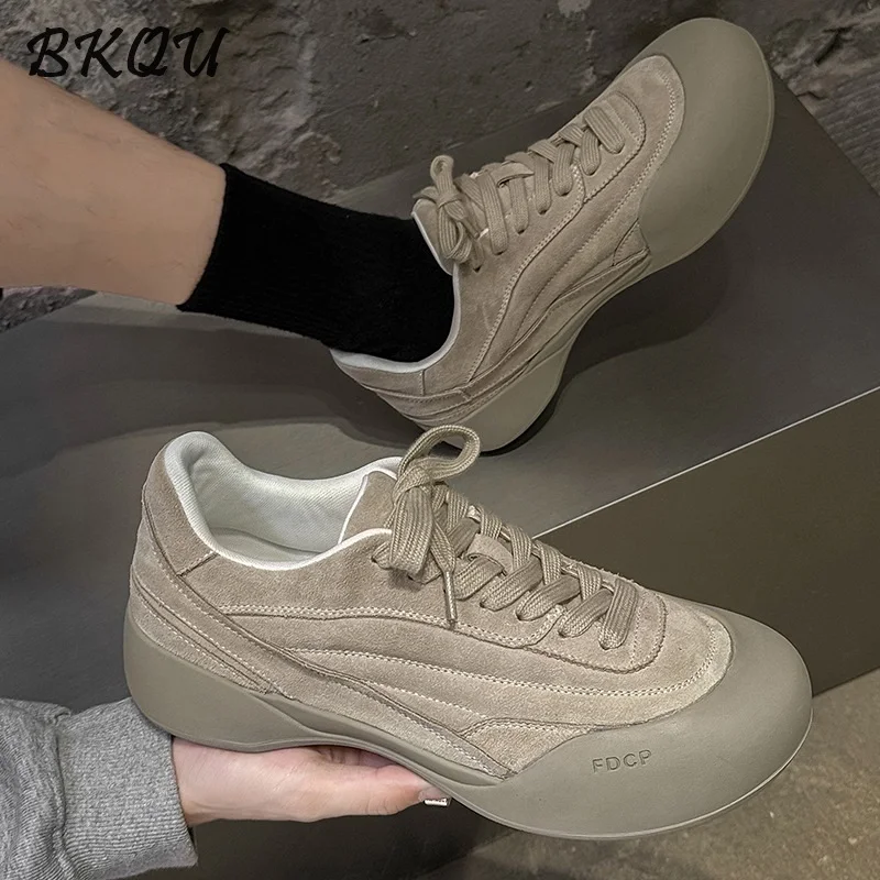 

BKQU Casual and Comfortable One-piece Sports Sneakers for Men in Autumn 2025 New Style Trendy European Version White Shoe