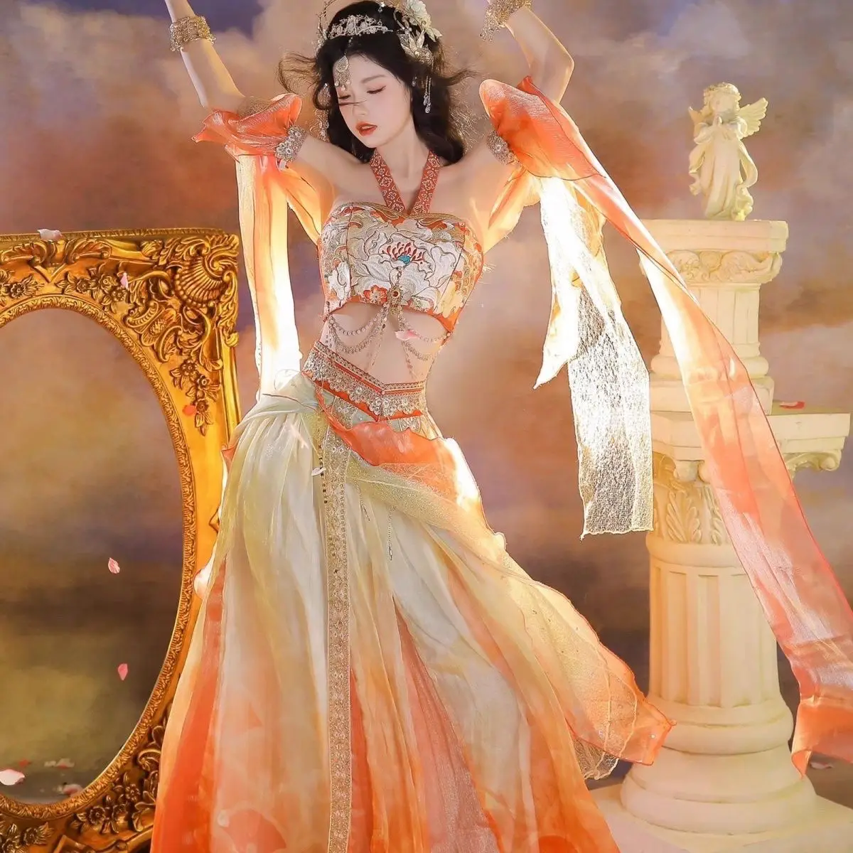 

The Untamed Hanfu для женщин [красная парча Koi Fish] Экзотический комплект эластичной юбки с вышивкой и градиентным принтом